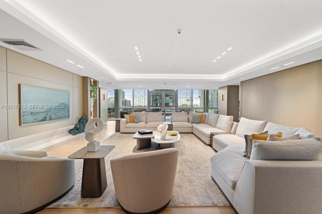 900 BISCAYNE BAY CONDO - Residential