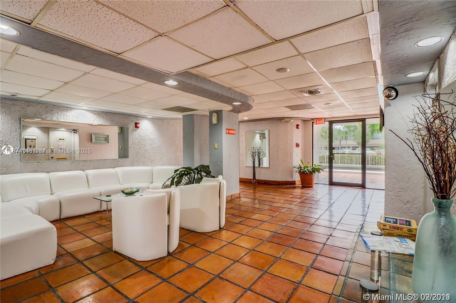 CRICKET CLUBHOUSE CONDO - Residential