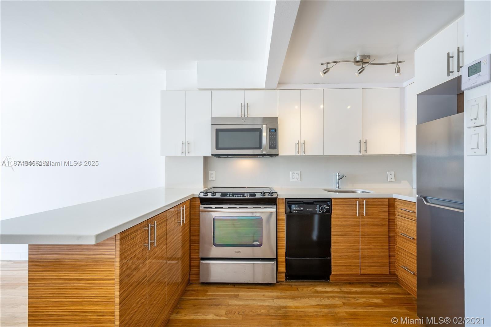 CRICKET CLUBHOUSE CONDO - Residential