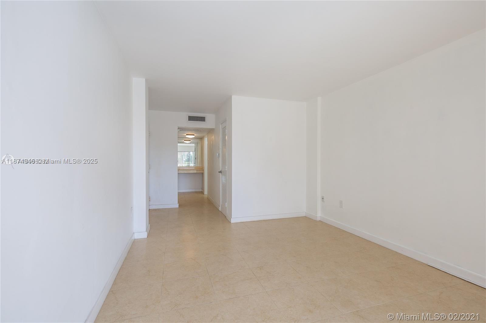 CRICKET CLUBHOUSE CONDO - Residential