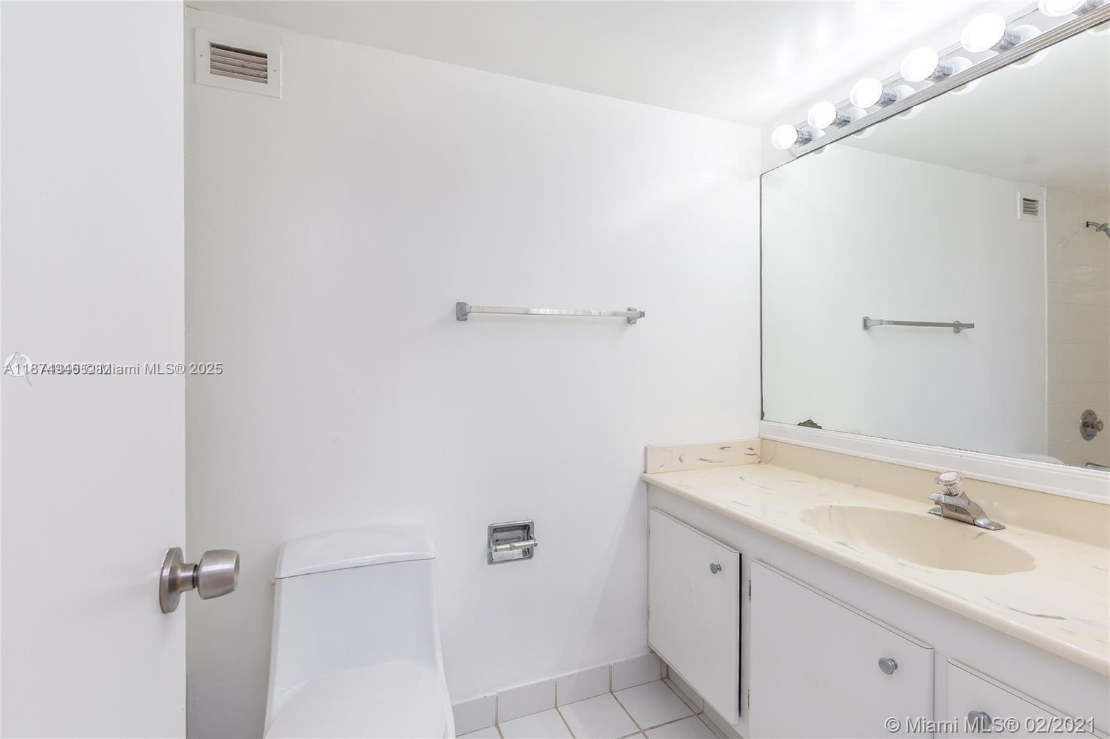CRICKET CLUBHOUSE CONDO - Residential