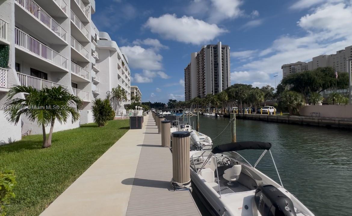 CRICKET CLUBHOUSE CONDO - Residential