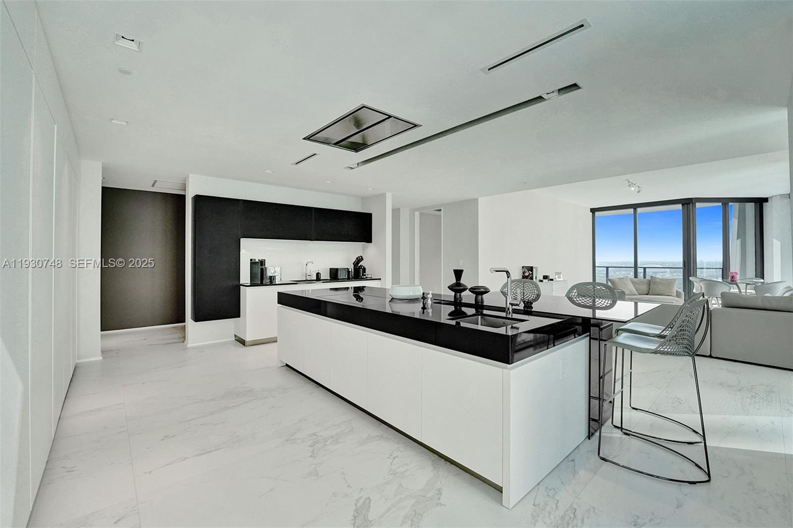 ONE THOUSAND MUSEUM CONDO - Residential