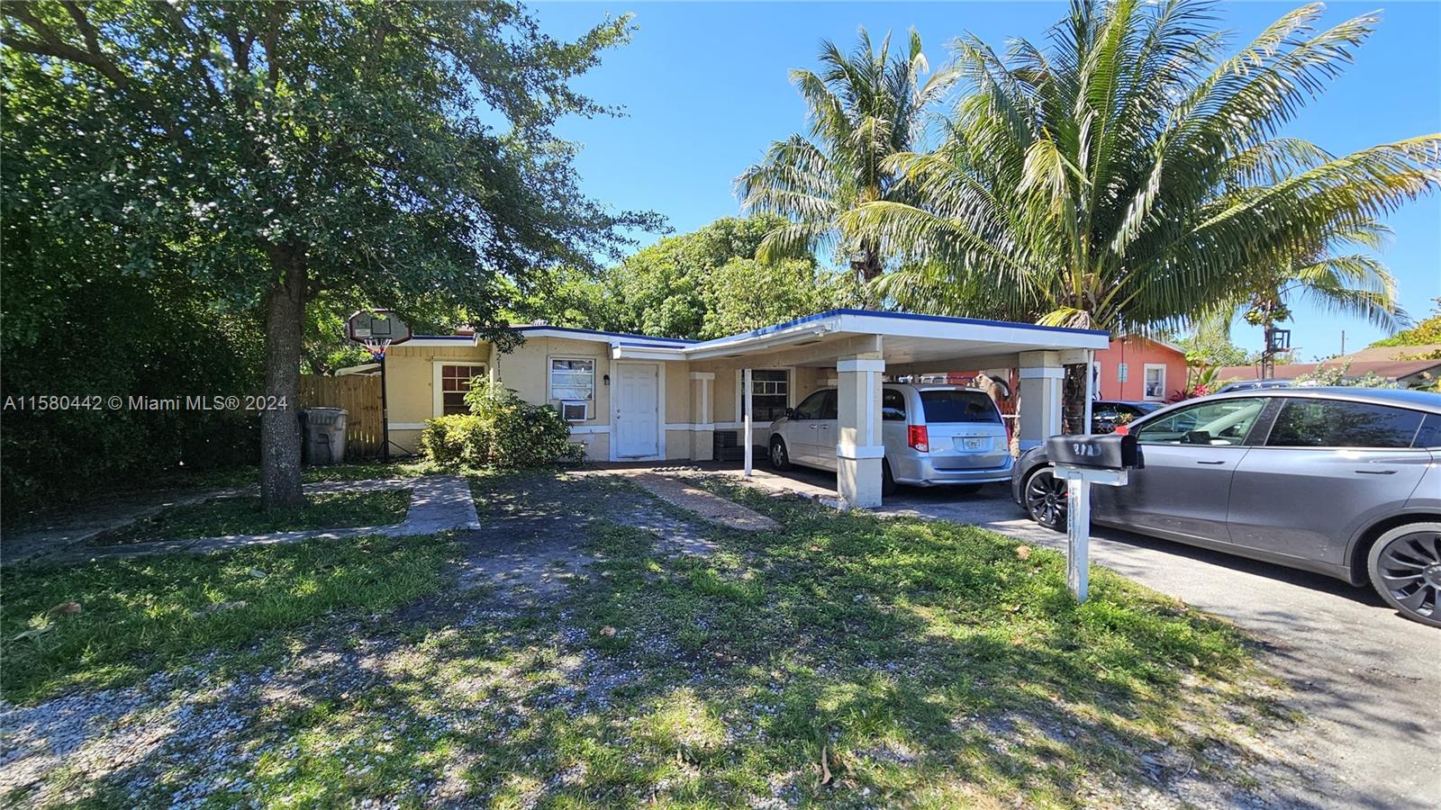 No HOA • Excellent investment property • 5 bed / 2 bath single-family home • Rented for $3,969/month • The rental income is supported by a government housing assistance program (as of June: $3,722 government / $247 tenant) • Long-term tenant in place since August 2023* • Lease ends 09/30/2026 • Potential rent with government housing program is $4,462/month based on current payment standards • Water heater 2025.

• This property is uniquely qualified for a special program • Exclusive lender incentive: 1 point off the rate with my lender (e.g., if the market rate is 6%, you can get 5% with no points, plus appraisal and mortgage insurance covered for primary residents)
• Current management company available for seamless transition
• Please do not disturb tenant or knock on the door.