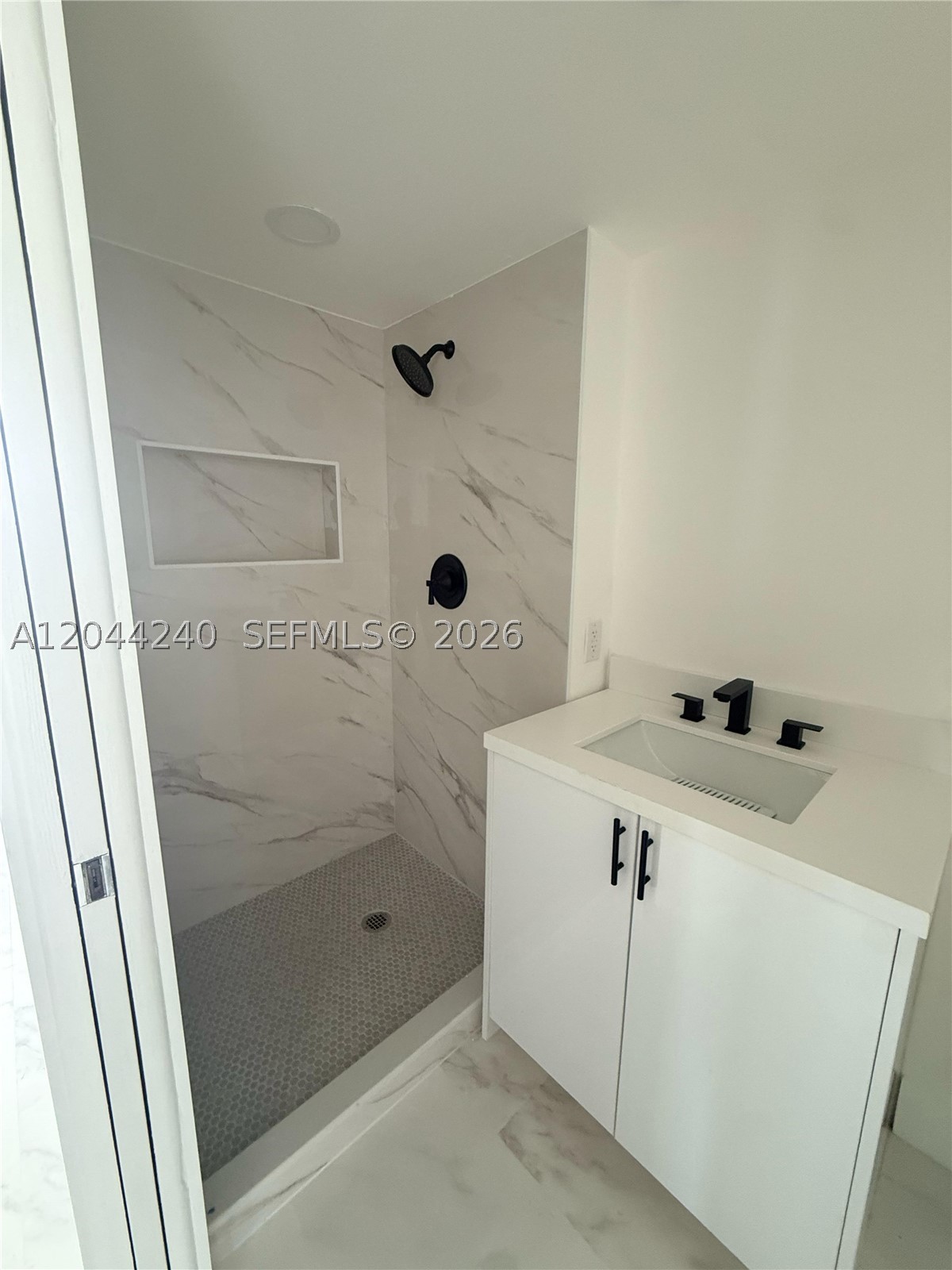 MYSTIC POINTE CONDO NO TH - Residential