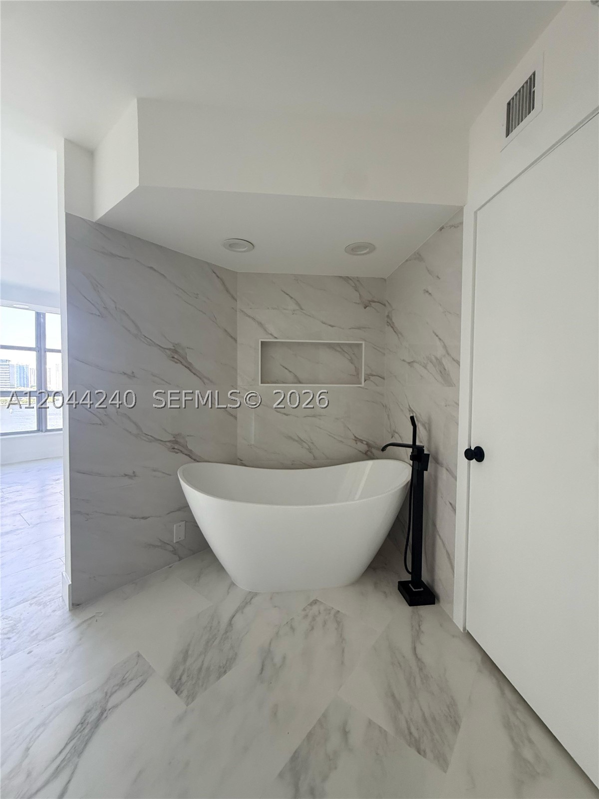 MYSTIC POINTE CONDO NO TH - Residential