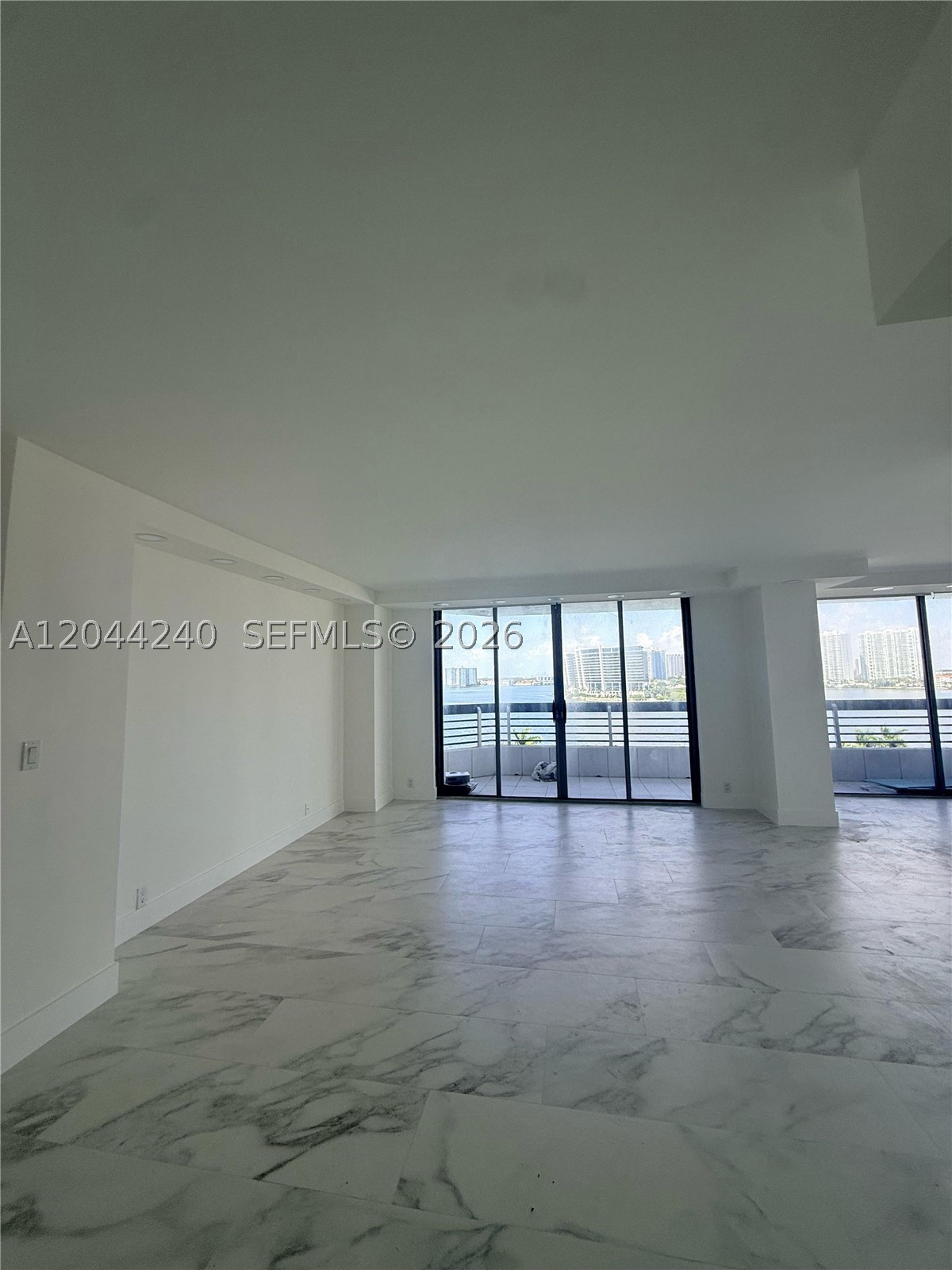 MYSTIC POINTE CONDO NO TH - Residential