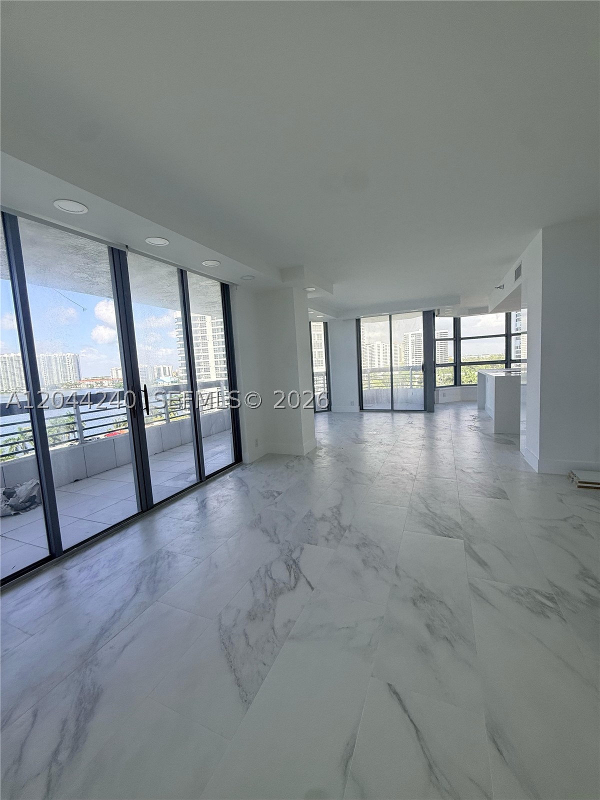 MYSTIC POINTE CONDO NO TH - Residential