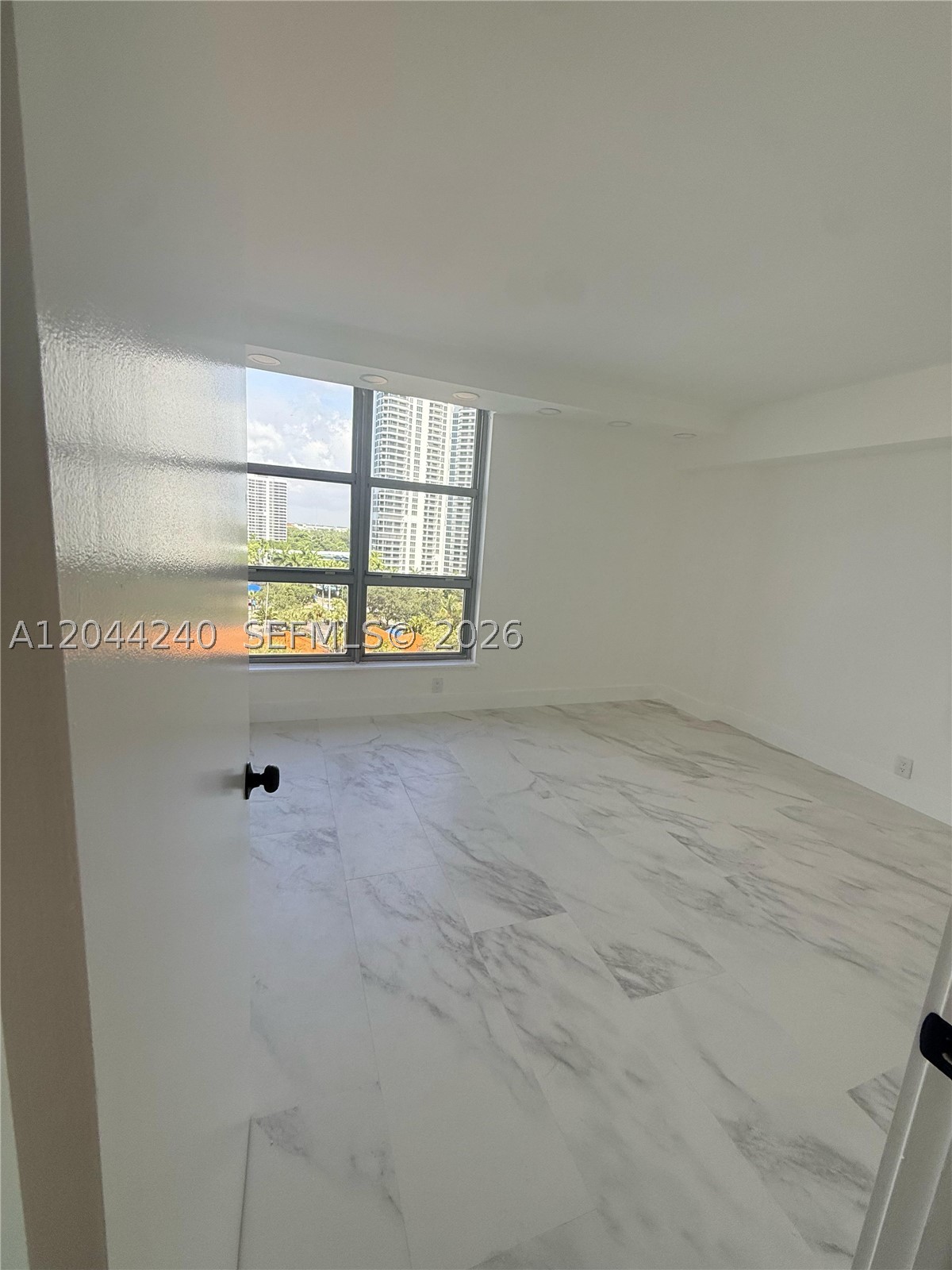 MYSTIC POINTE CONDO NO TH - Residential