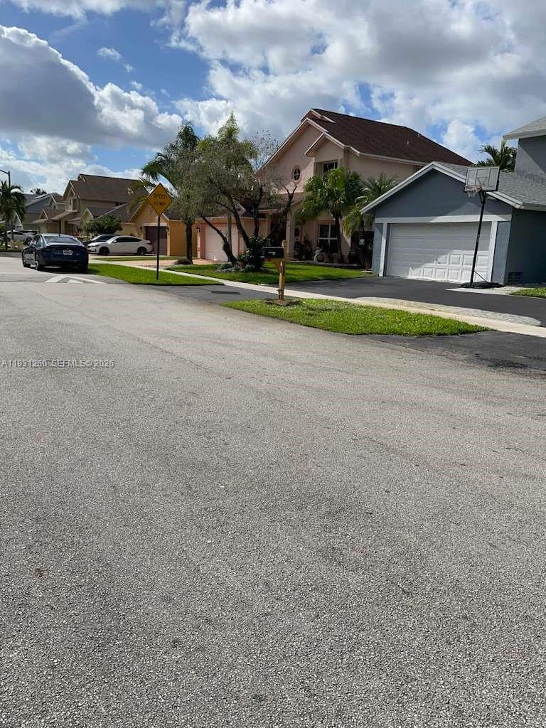 LAKESIDE SOUTH - Residential