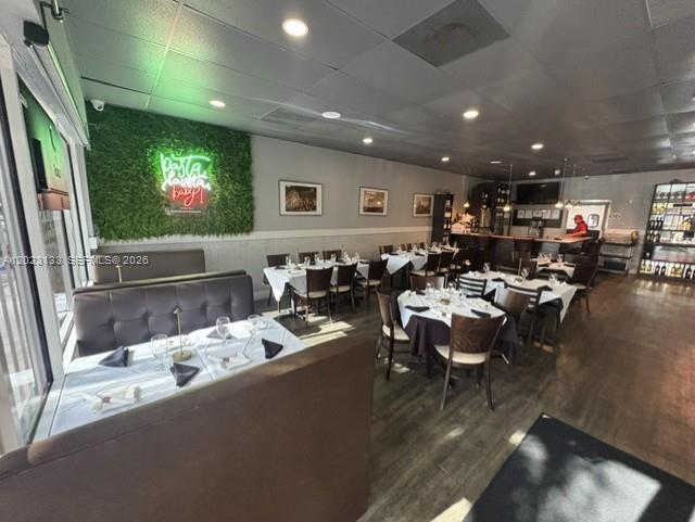 GREAT ESTABLSHED ITALIAN RESTAURANT FOR SOMEONE WHO HAS THE TIME TO REALLY EXPLODE THIS GREAT OPPORTUNITY! LOCATED IN EAST KENDALL ON CORNER OF 107 AVE AND  SUNSET DR.(THOUSANDS OF CARS DRIVE BY HERE DAILY)  FULLY REMODELED, FULL KITCHEN, 2 BATHROOMS , OFFICE, CAMERA SYSTEM, BAR AREA, NEW ESPRESSO MACHINE, ICE MAKER, WALK IN COOLER, AND MUCH MORE FOR A FINE DINING EXPERIENCE!