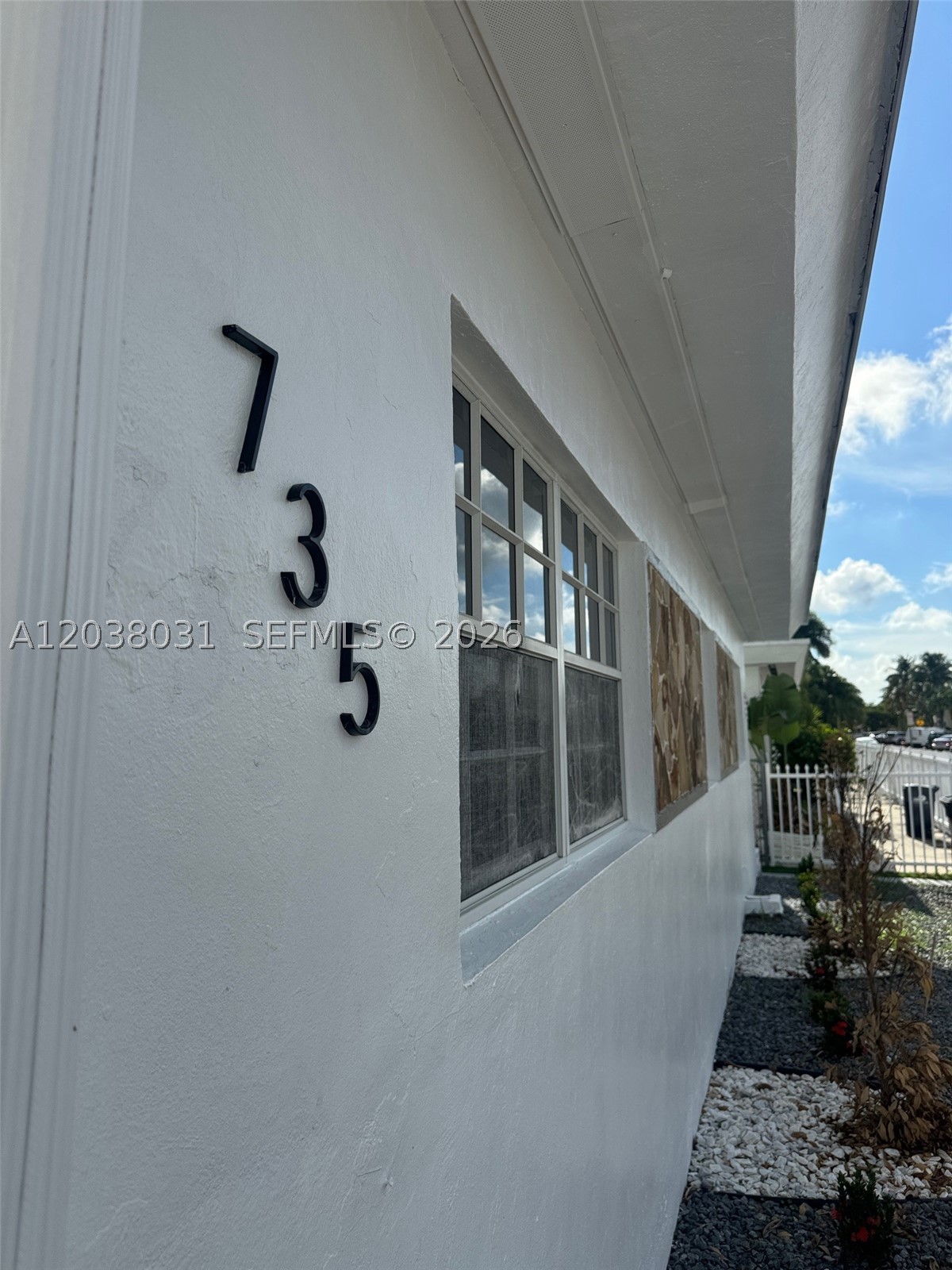 BISCAYNE BCH SUB - Residential Lease