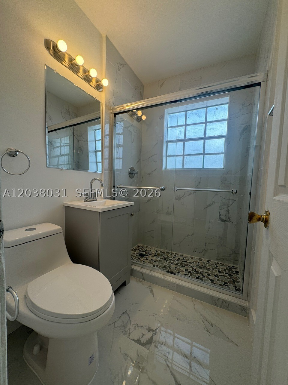 BISCAYNE BCH SUB - Residential Lease