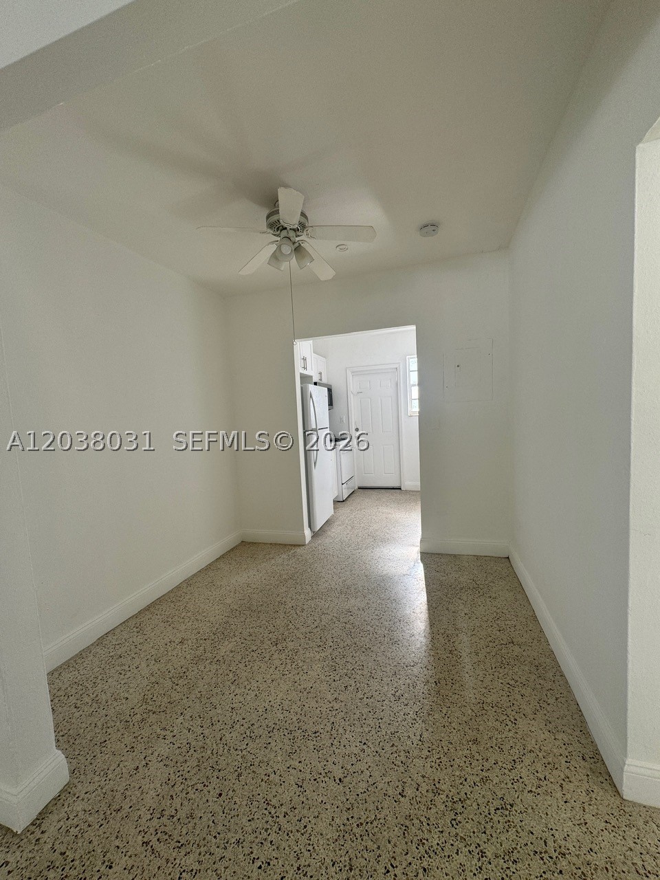 BISCAYNE BCH SUB - Residential Lease