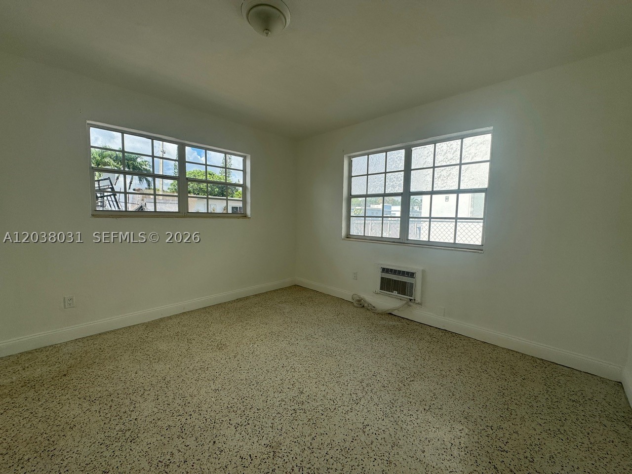 BISCAYNE BCH SUB - Residential Lease