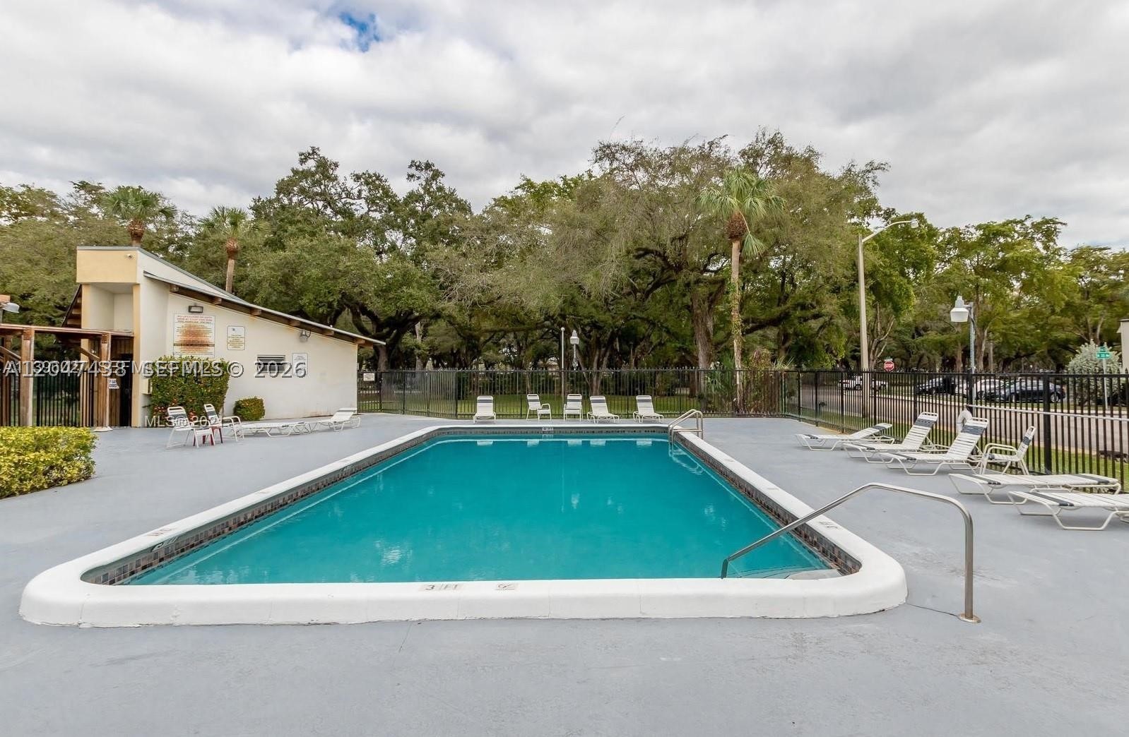 HOLLYWOOD GARDENS CONDOMI - Residential
