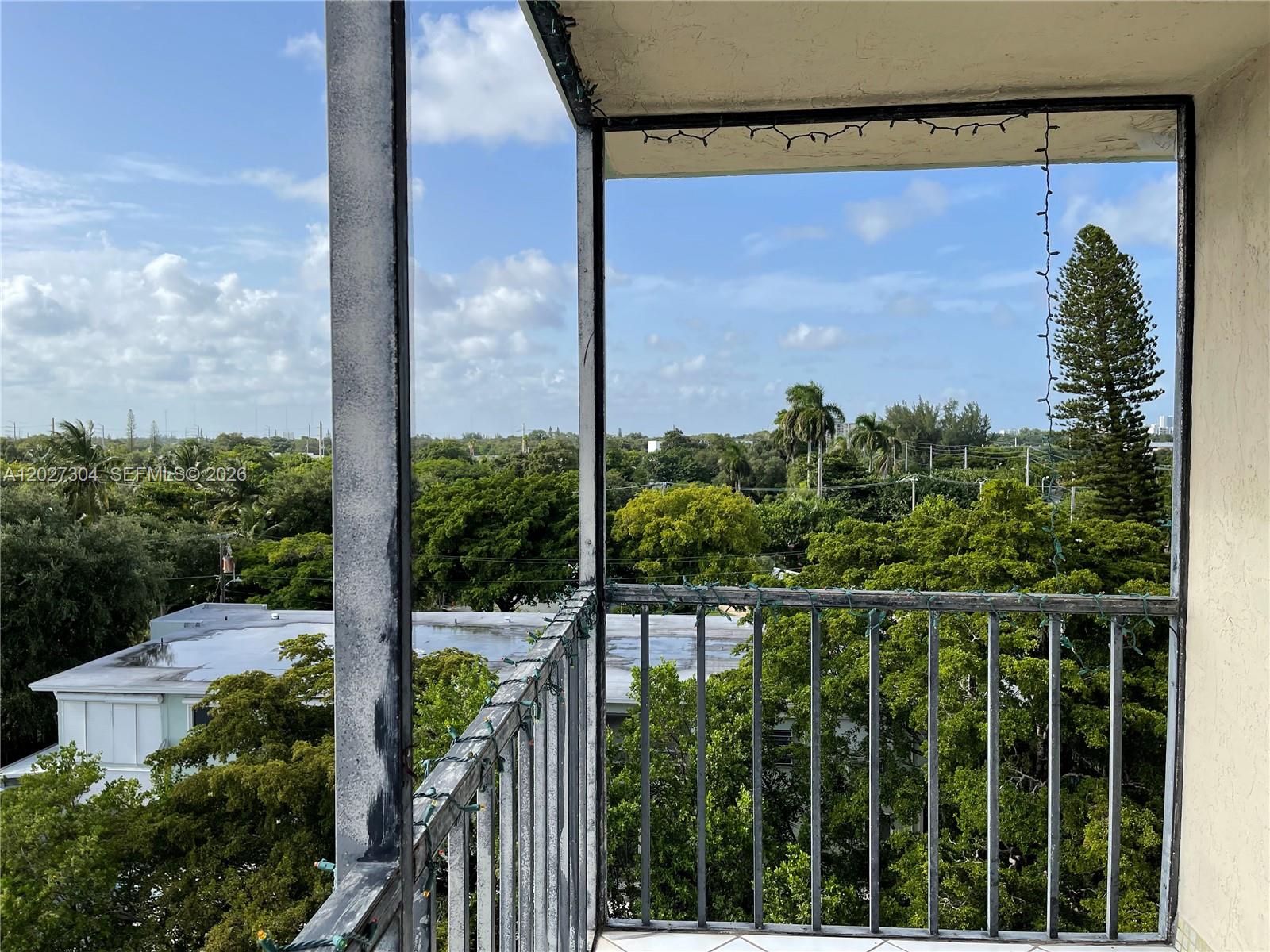 12590 CORONADO TOWERS CON - Residential