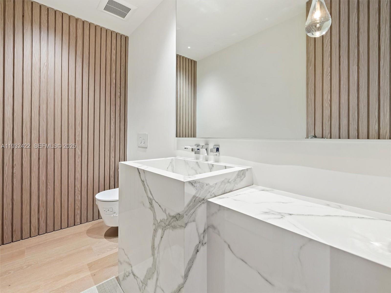 OCEANSIDE @ FISHER ISL CO - Residential