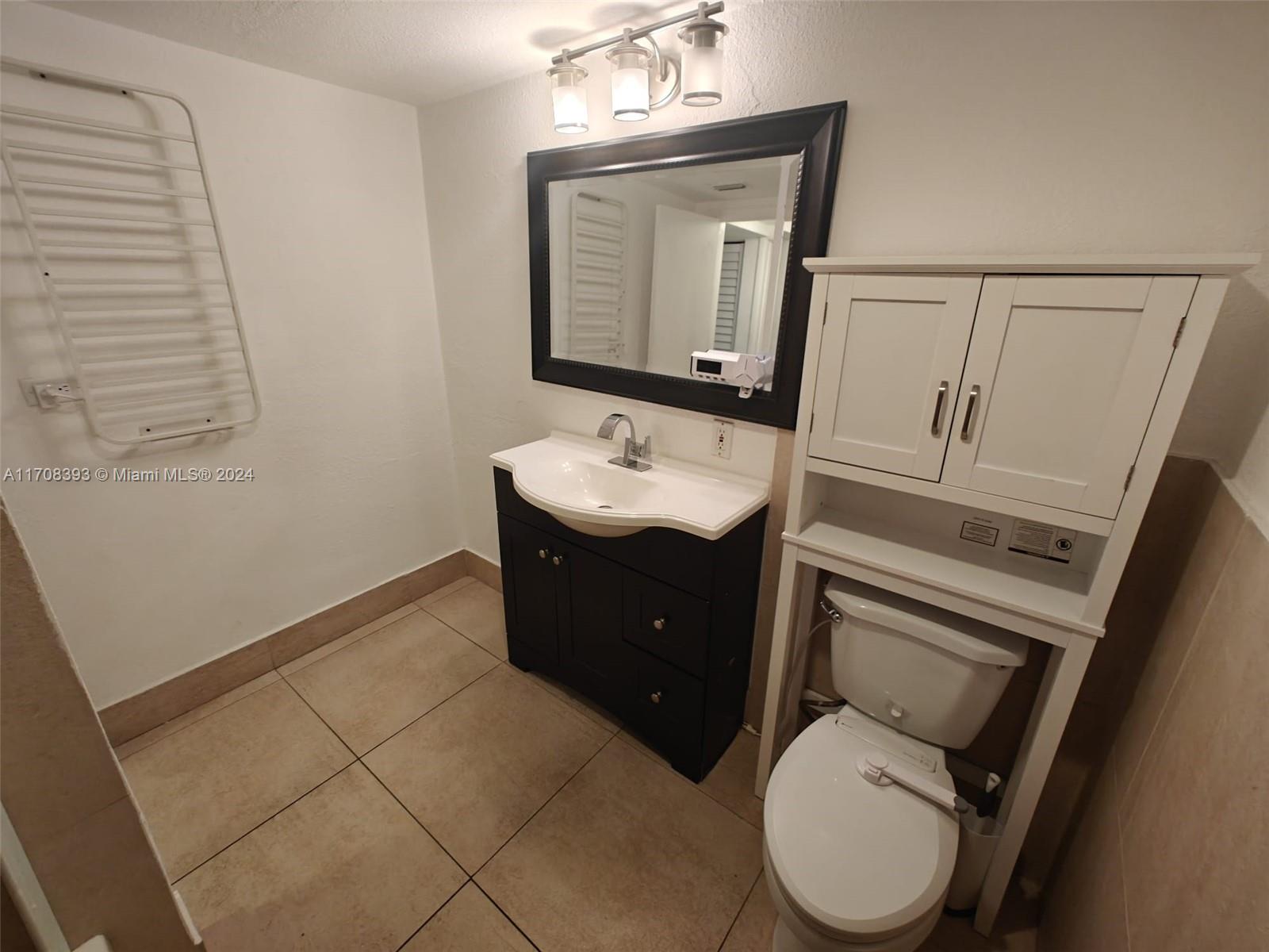 VILLAS OF PINECREST CONDO - Residential Lease