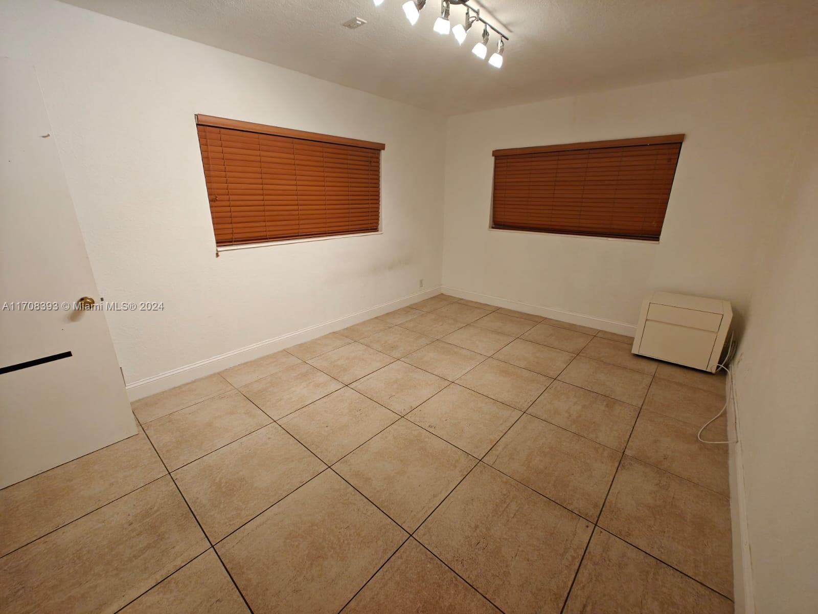 VILLAS OF PINECREST CONDO - Residential Lease