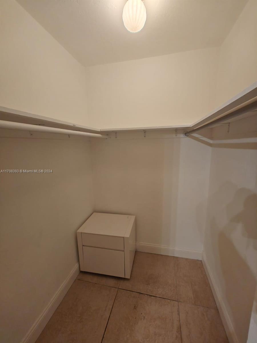 VILLAS OF PINECREST CONDO - Residential Lease