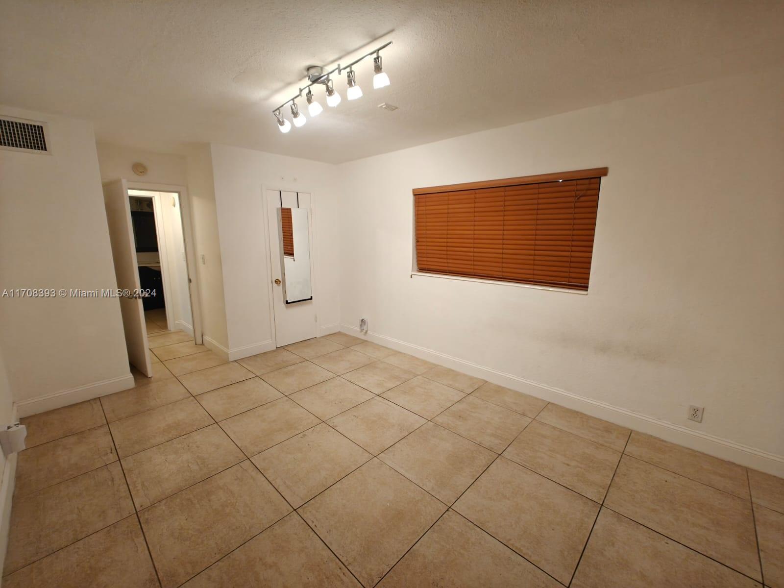 VILLAS OF PINECREST CONDO - Residential Lease