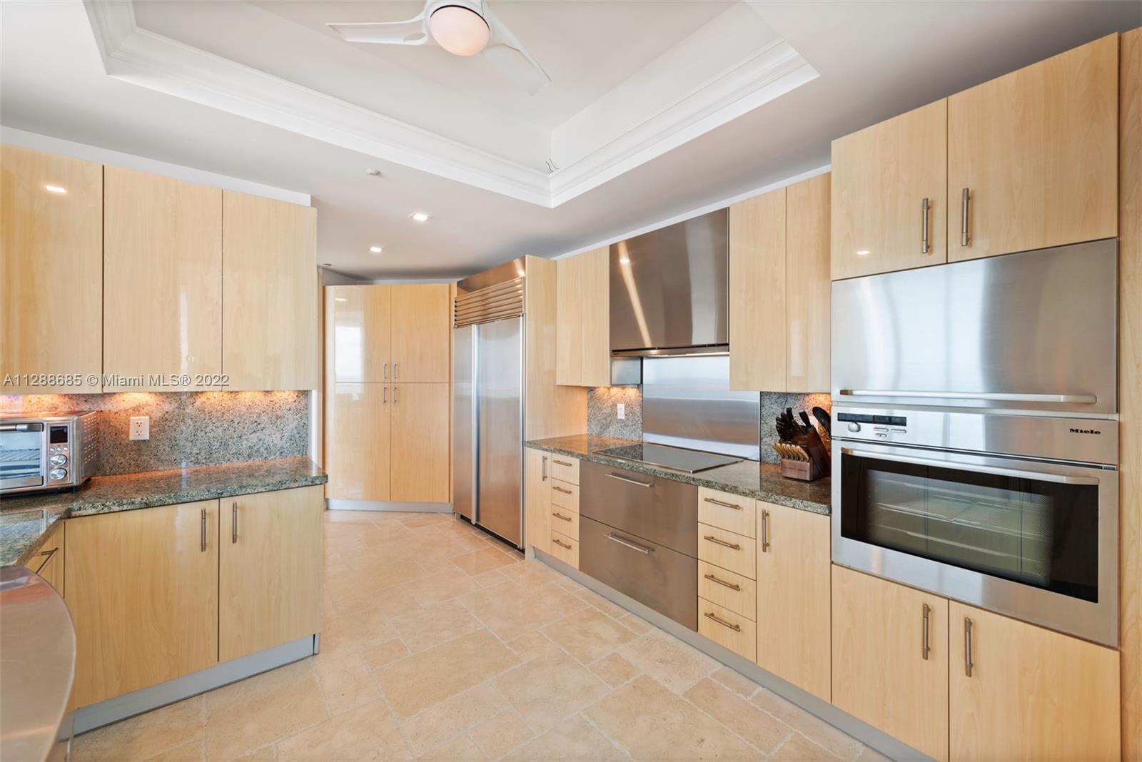 CONTINUUM ON SOUTH BEACH - Residential