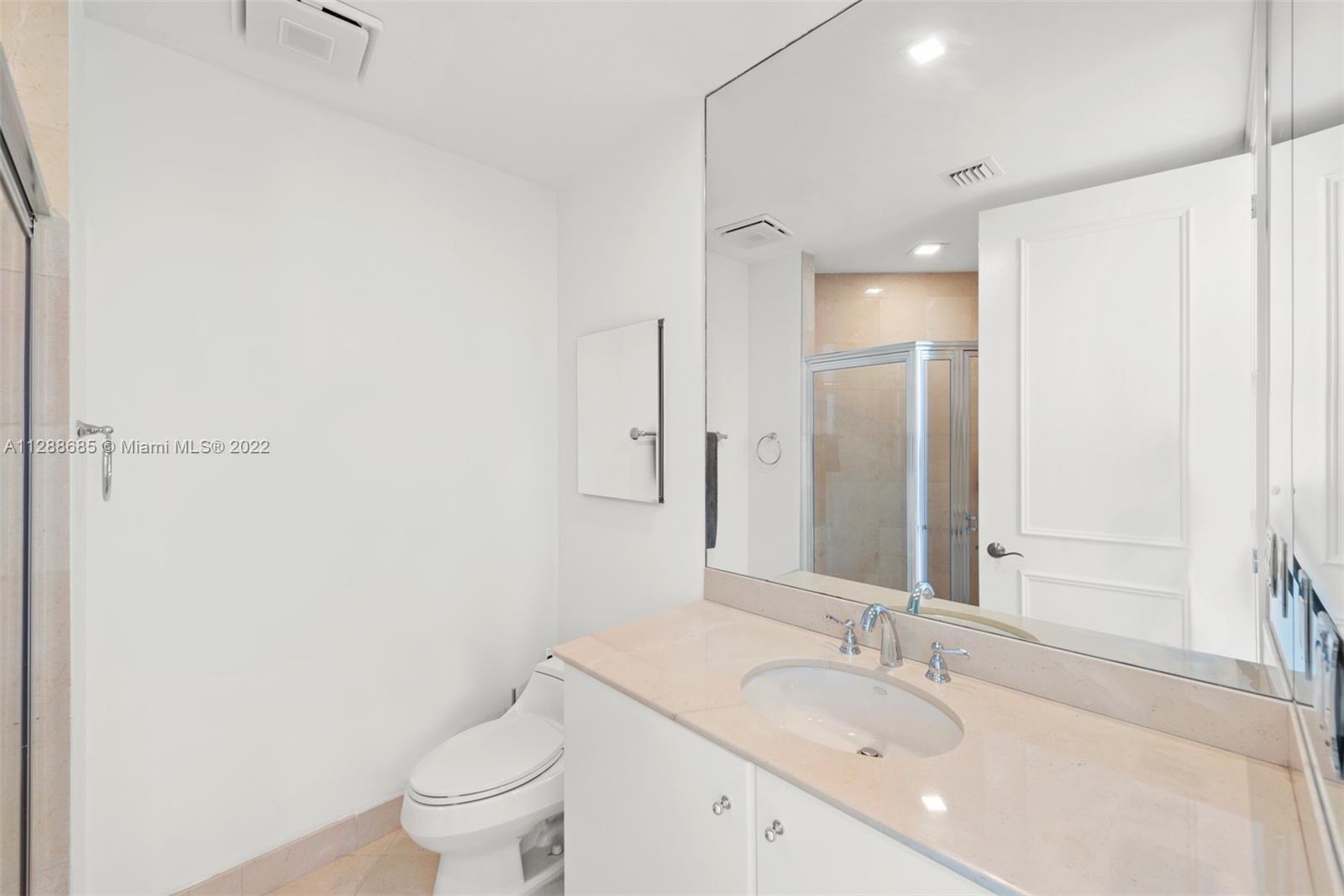 CONTINUUM ON SOUTH BEACH - Residential