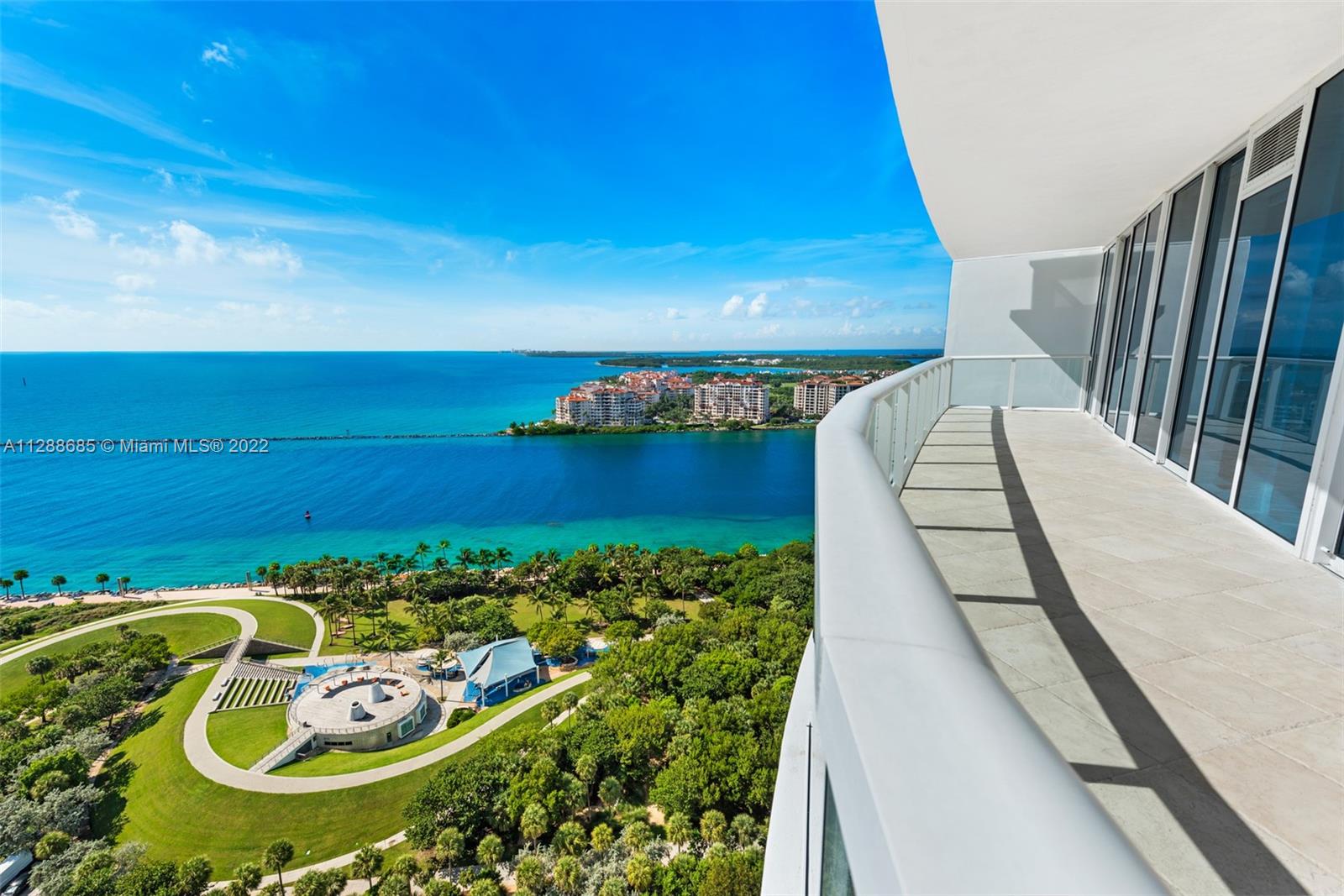 CONTINUUM ON SOUTH BEACH - Residential