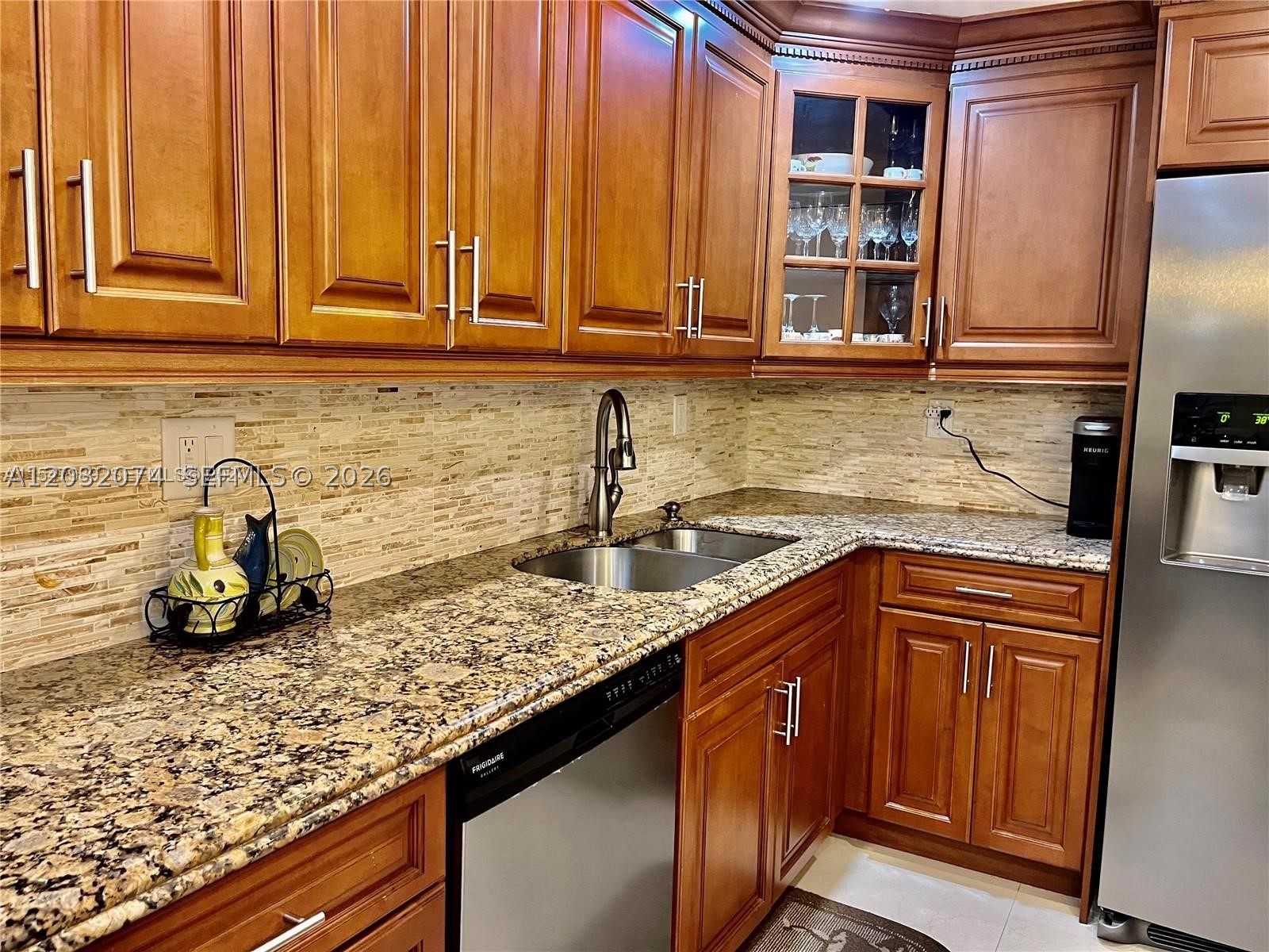 PLAZA TOWERS SOUTH CONDO - Residential Lease