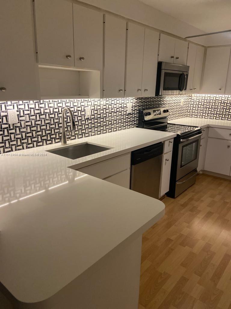 THE FLAMINGO CONDO - Residential Lease