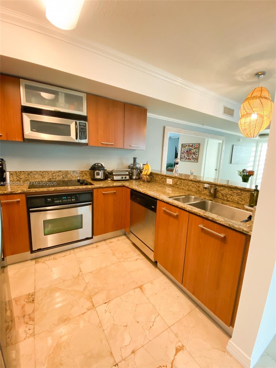 METROPOLIS I AT DADELAND - Residential