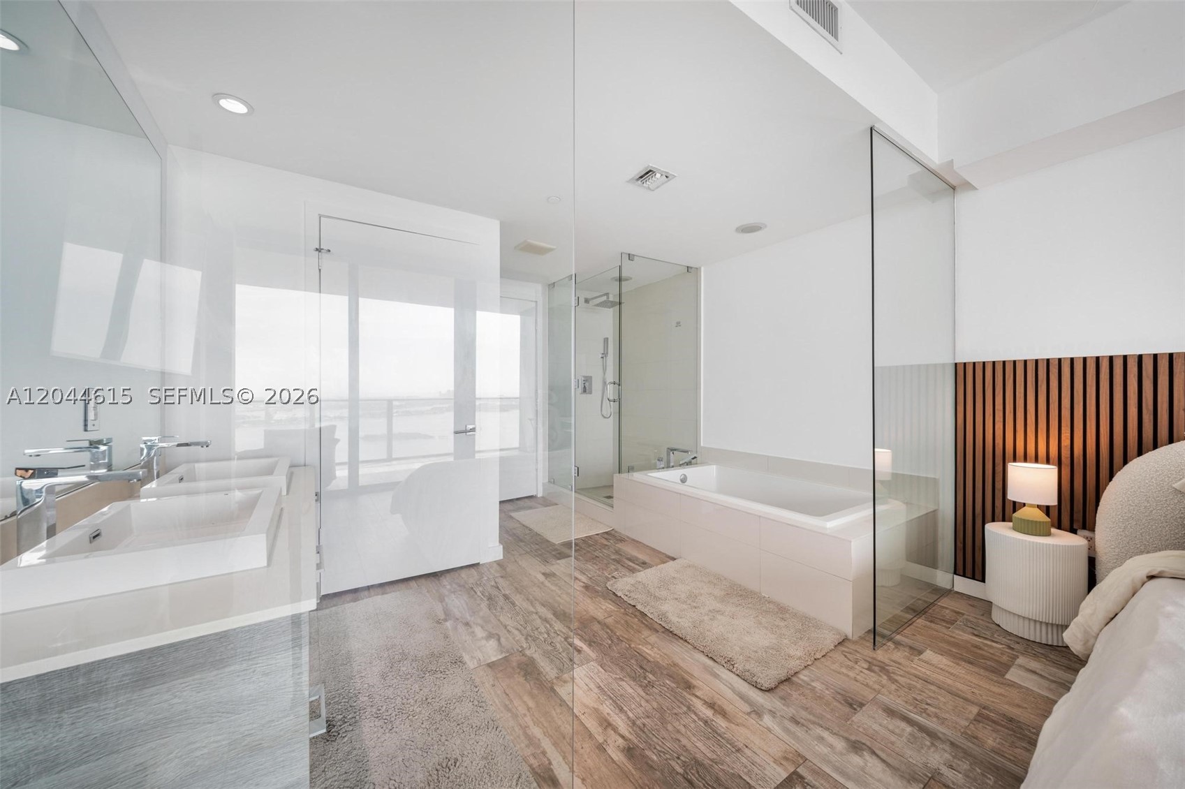 PARAISO BAY CONDO - Residential Lease