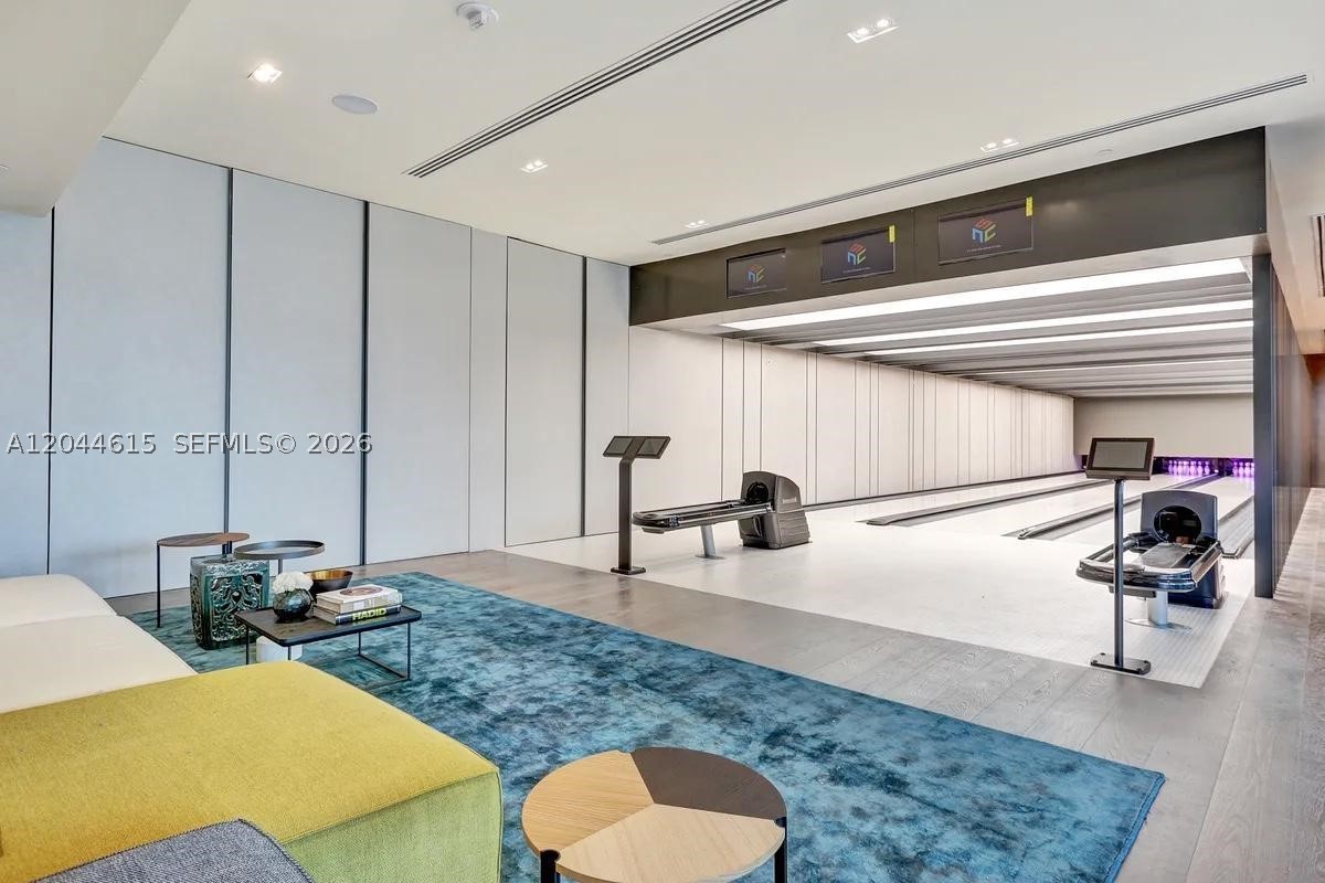 PARAISO BAY CONDO - Residential Lease