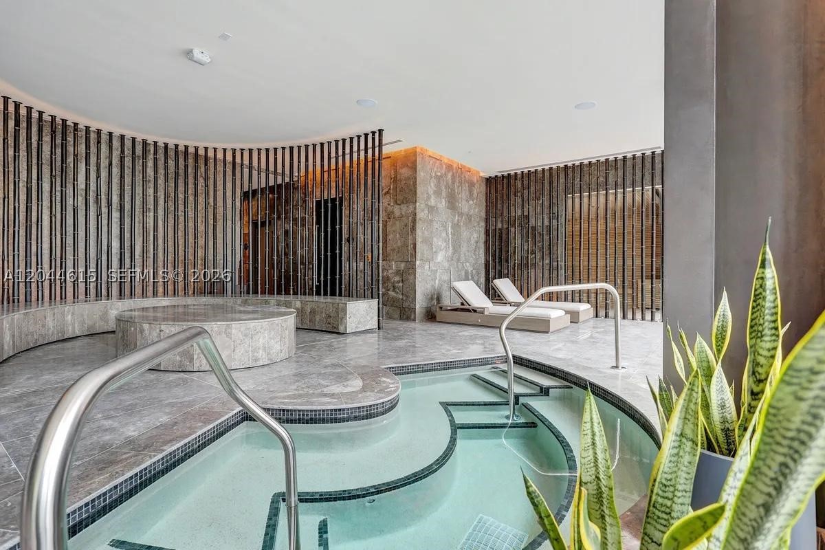 PARAISO BAY CONDO - Residential Lease