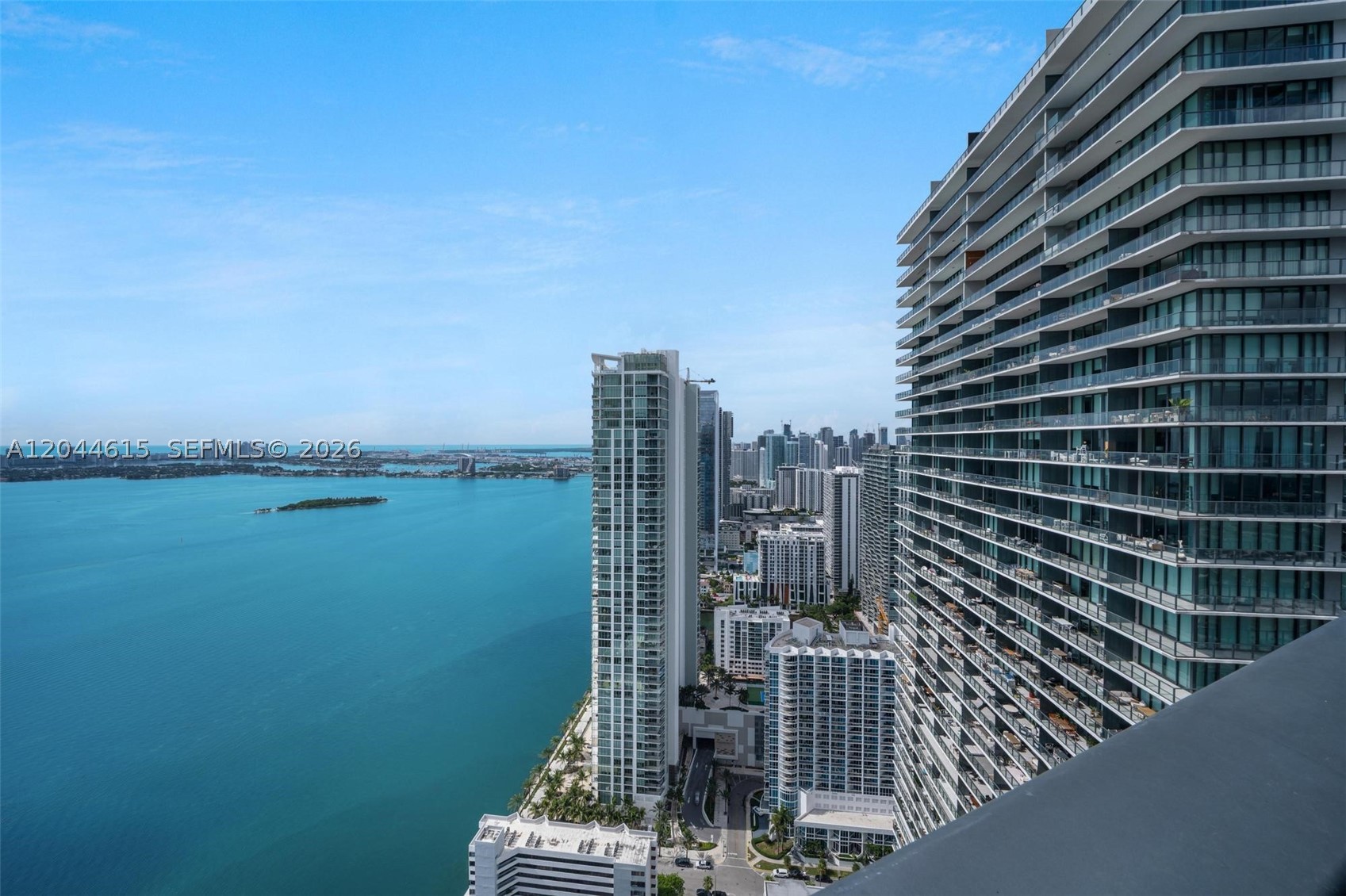 PARAISO BAY CONDO - Residential Lease