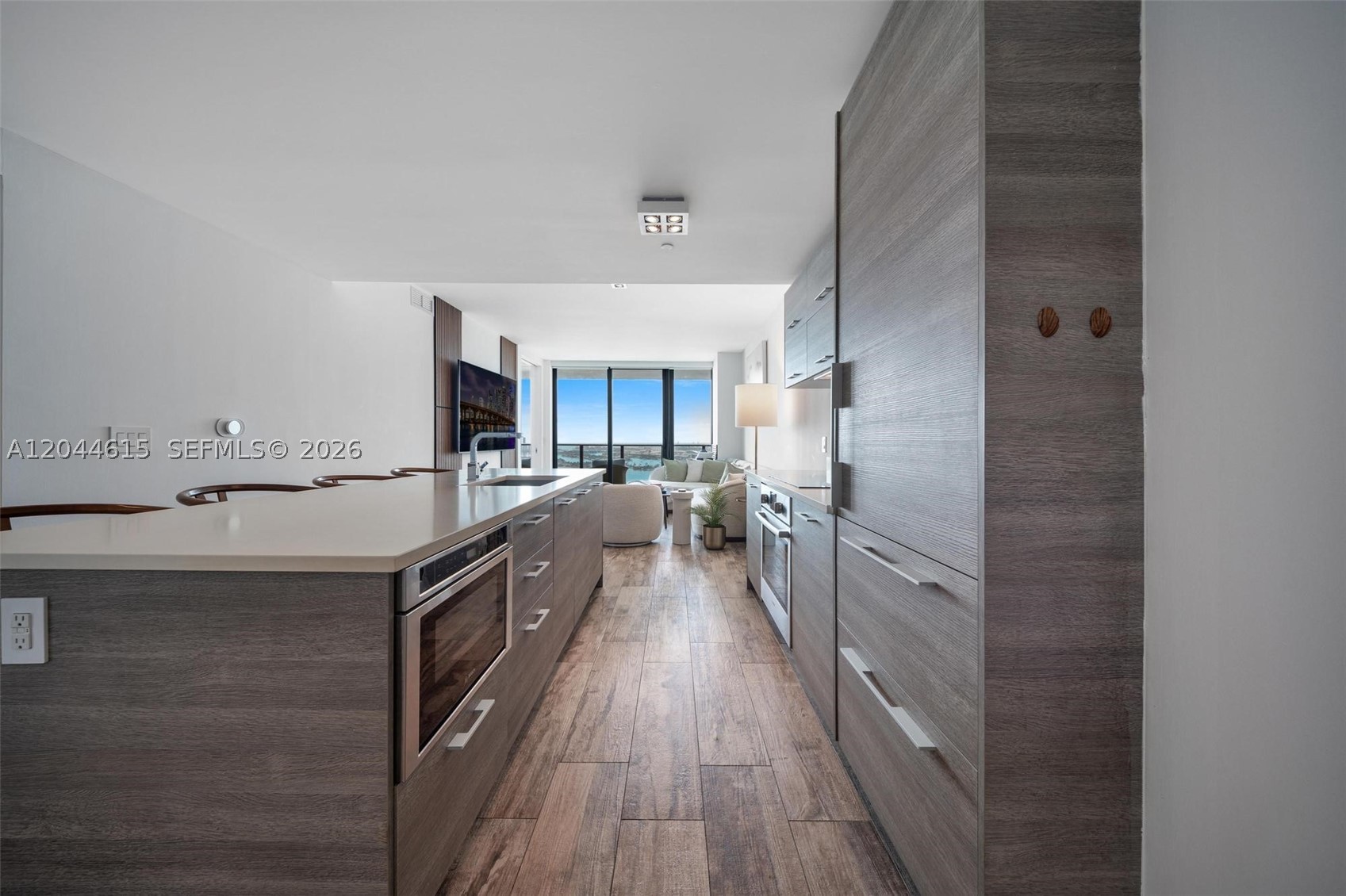PARAISO BAY CONDO - Residential Lease