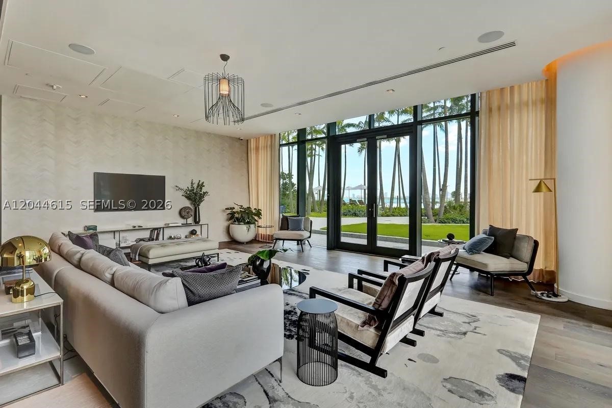 PARAISO BAY CONDO - Residential Lease