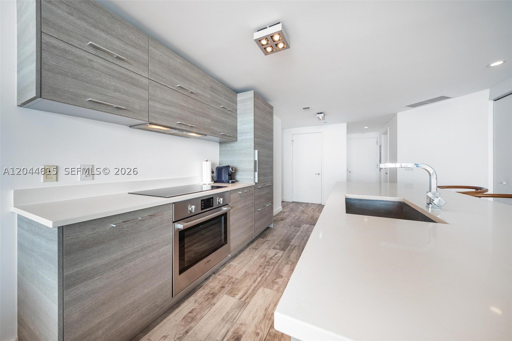 PARAISO BAY CONDO - Residential Lease