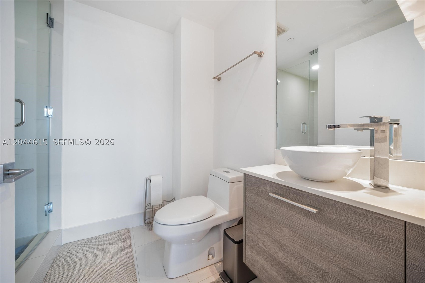 PARAISO BAY CONDO - Residential Lease