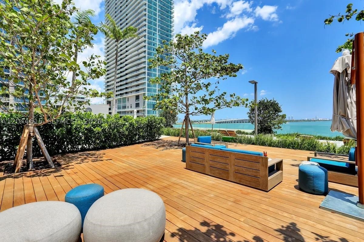 PARAISO BAY CONDO - Residential Lease
