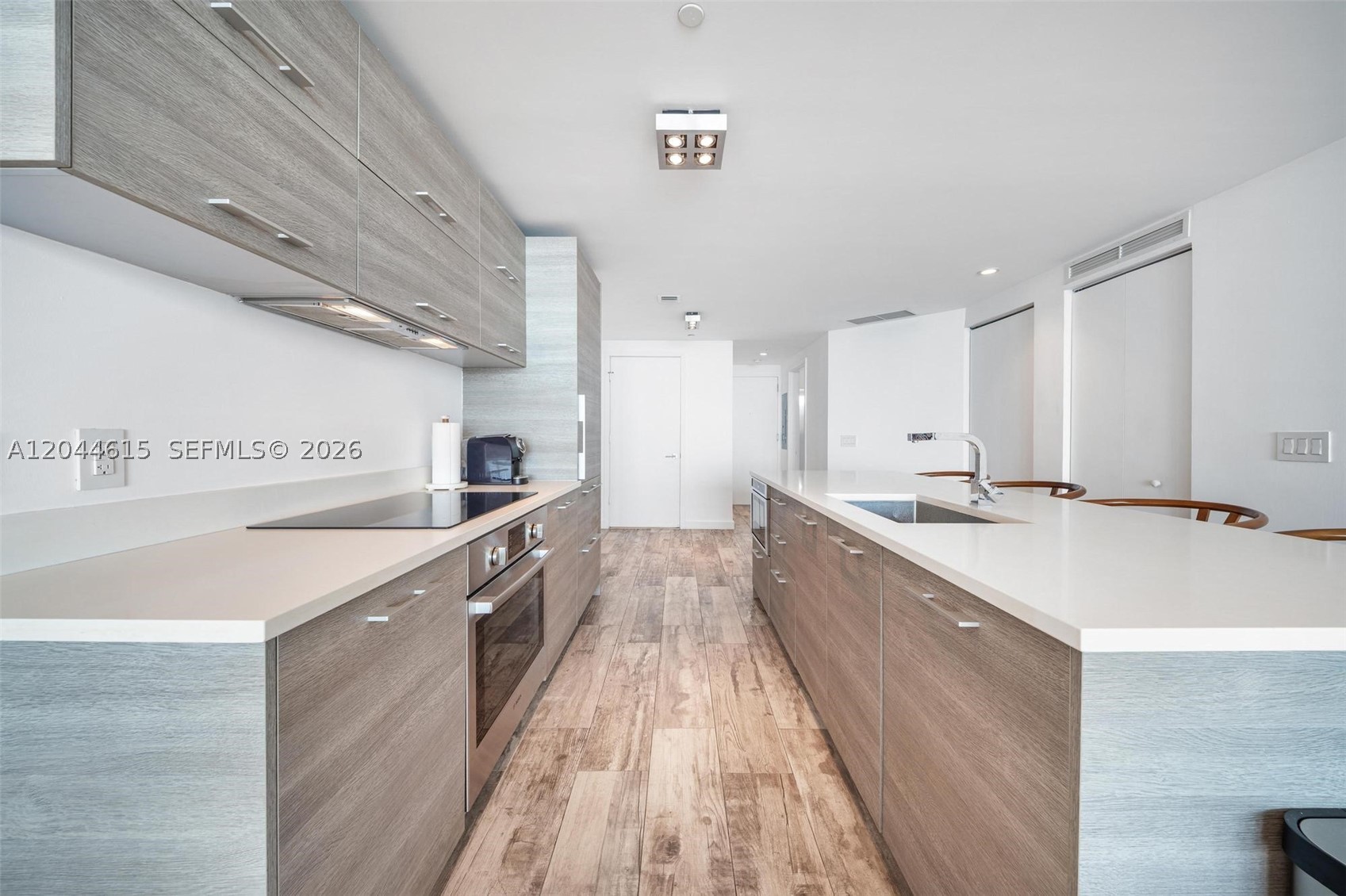 PARAISO BAY CONDO - Residential Lease