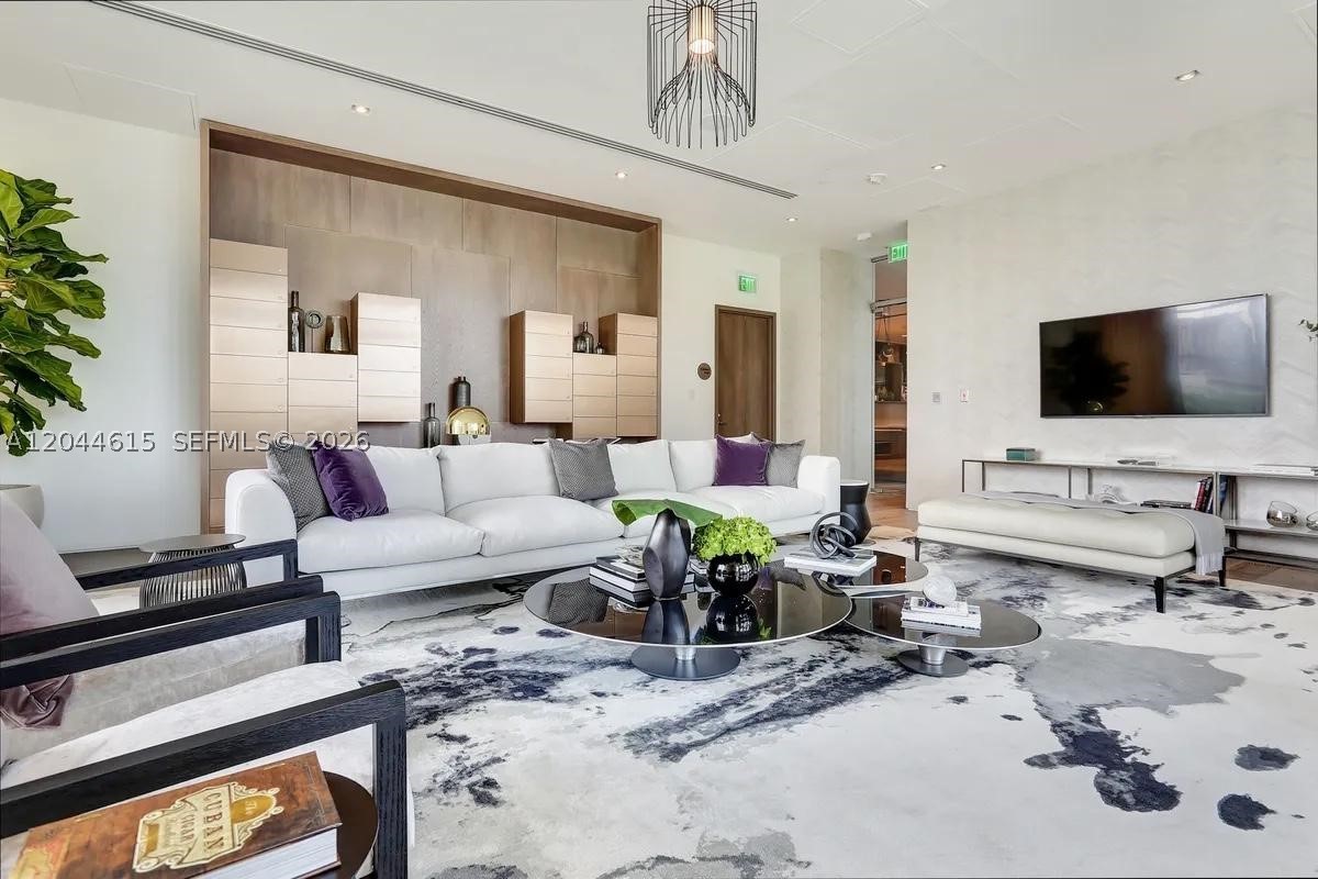 PARAISO BAY CONDO - Residential Lease