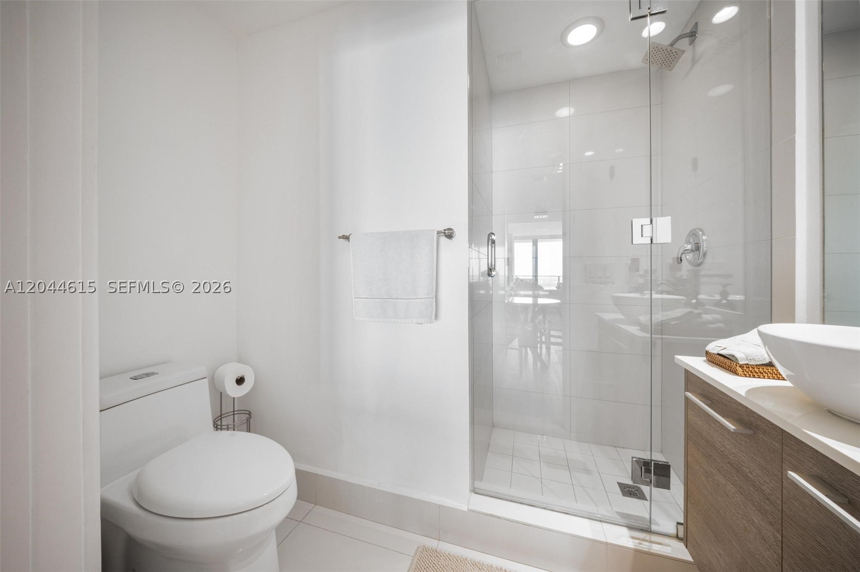 PARAISO BAY CONDO - Residential Lease