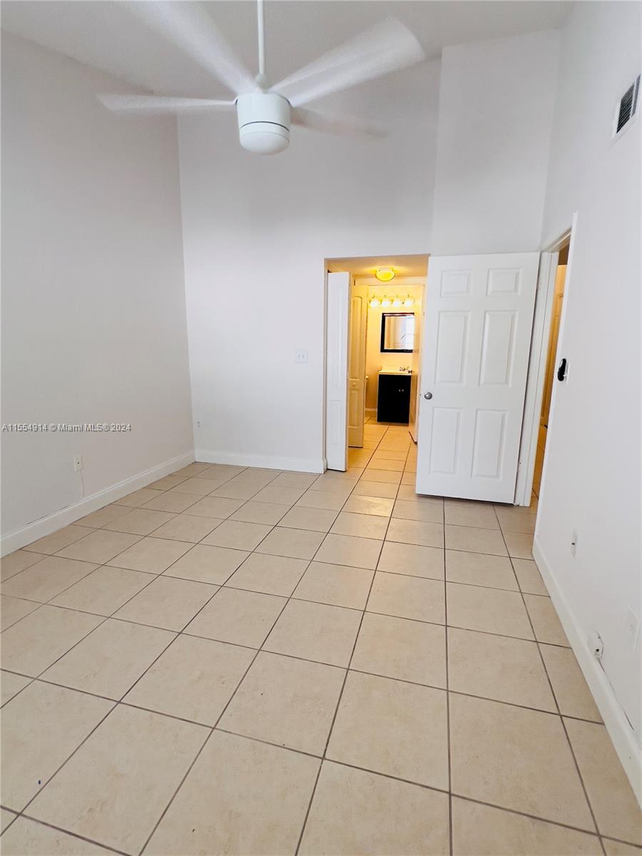 LAKEVIEW CLUB CONDO - Residential Lease