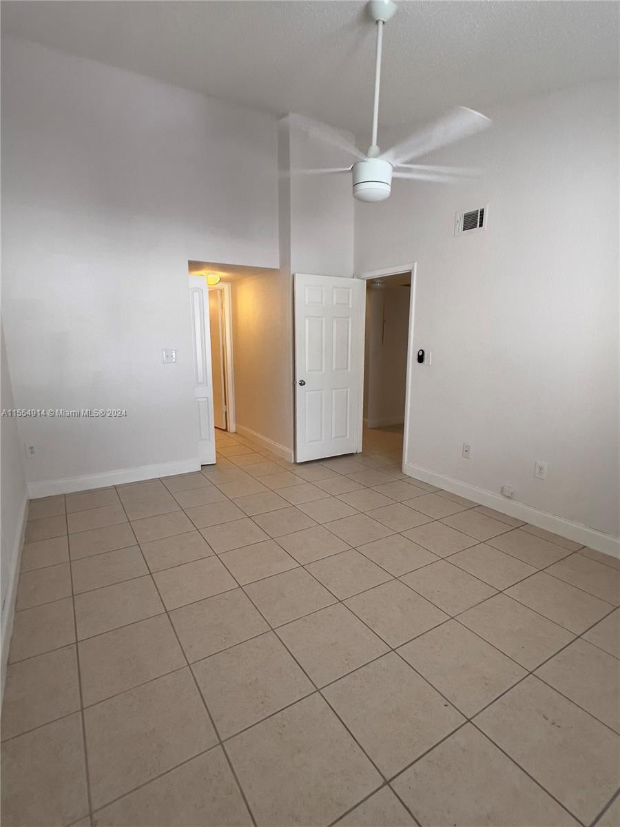 LAKEVIEW CLUB CONDO - Residential Lease