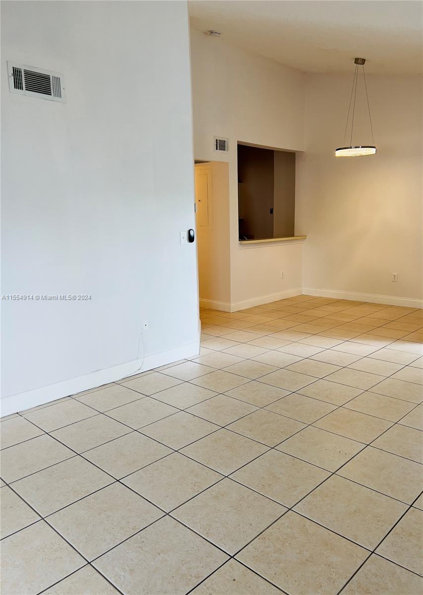 LAKEVIEW CLUB CONDO - Residential Lease