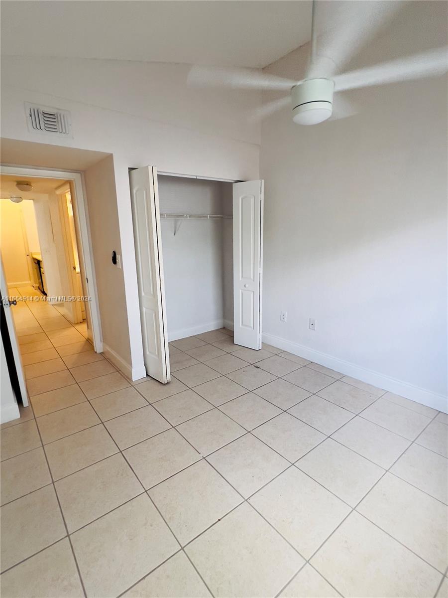 LAKEVIEW CLUB CONDO - Residential Lease