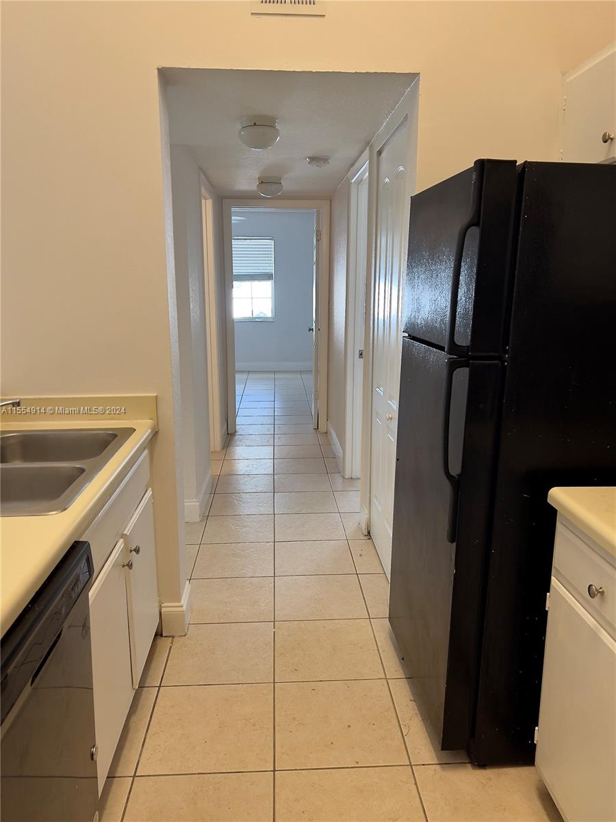 LAKEVIEW CLUB CONDO - Residential Lease