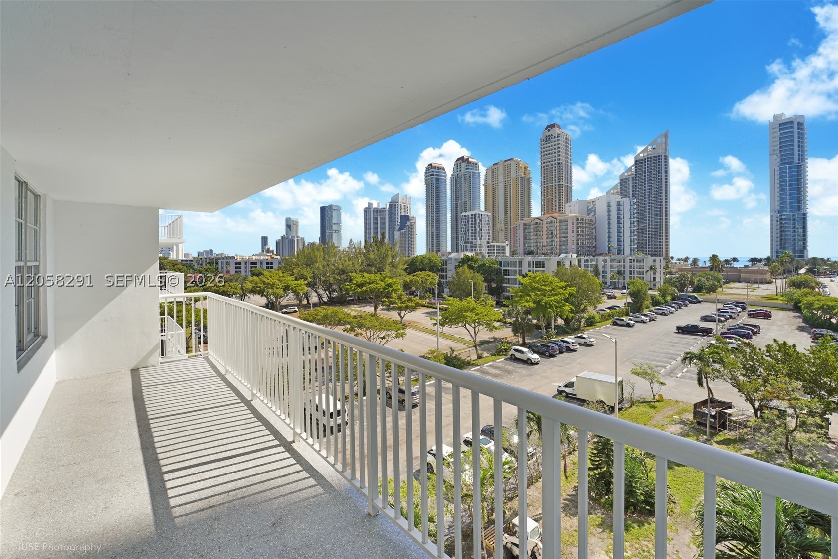 WINSTON TOWERS 400 CONDO - Residential
